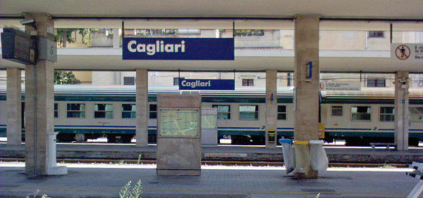 Quais de la gare de Cagliari