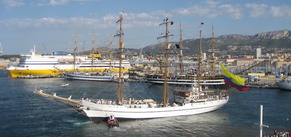 Voiliers et Corsica Ferries Toulon